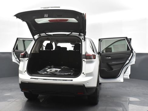 New 2026 Nissan Rogue SV image 32