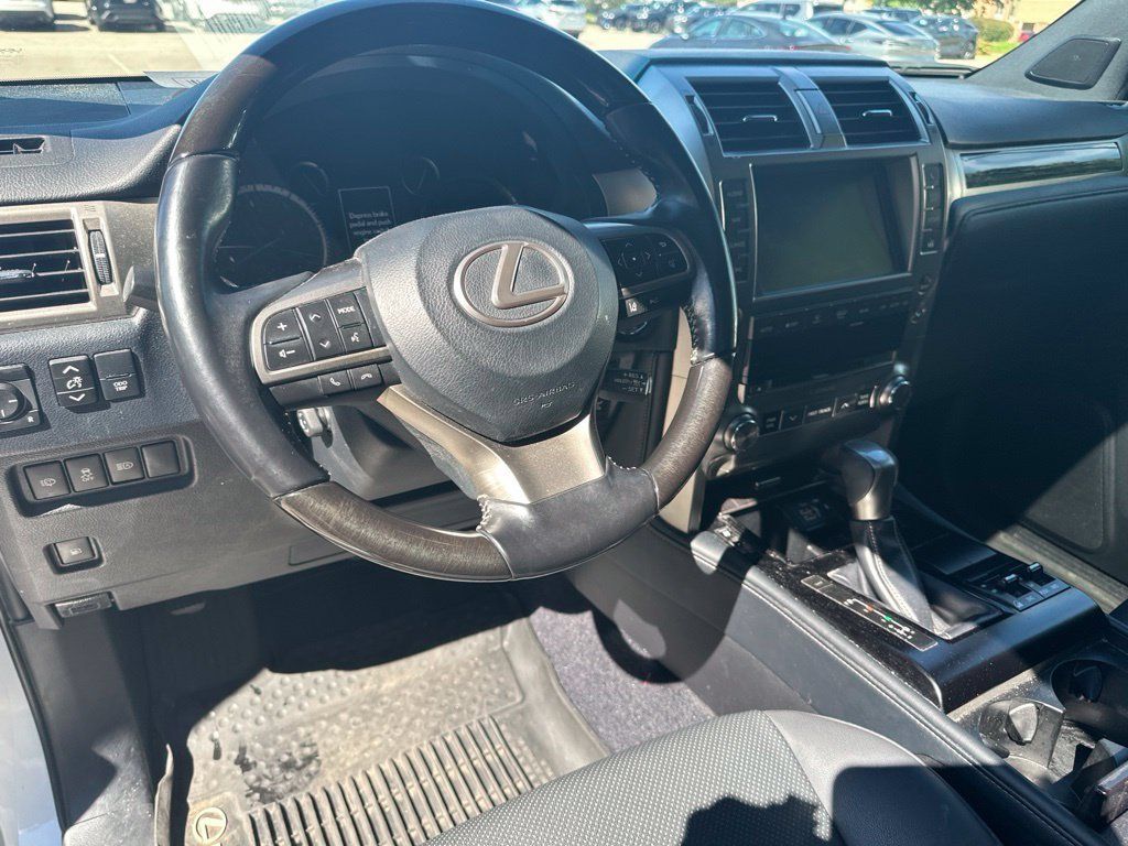 Used 2020 Lexus GX 460 Premium AWD/4WD image 3