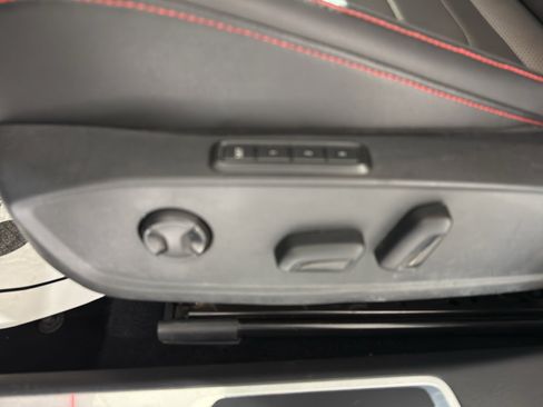 Used 2025 Volkswagen Jetta GLI Autobahn image 17