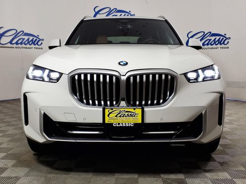 Used 2025 BMW X5 sDrive40i w/ Premium Package RWD image 3