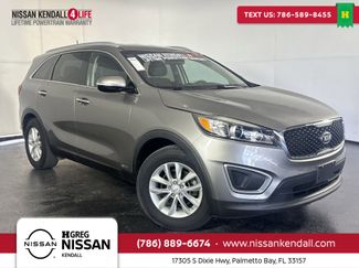 Used 2017 Kia Sorento LX image 1