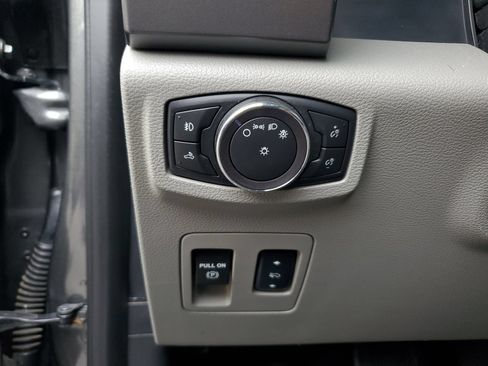 Used 2018 Ford F150 XLT w/ Equipment Group 301A Mid AWD/4WD image 17