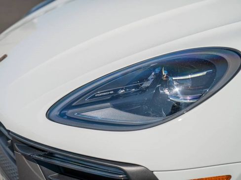 New 2026 Porsche Macan Turbo AWD/4WD image 30