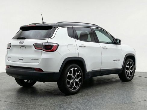 Used 2025 Jeep Compass Limited AWD/4WD image 9