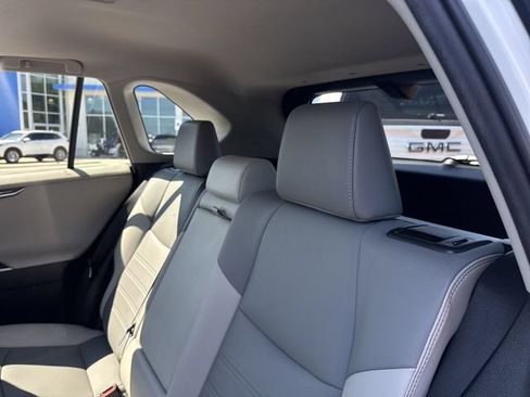 Used 2020 Toyota RAV4 Limited FWD image 26