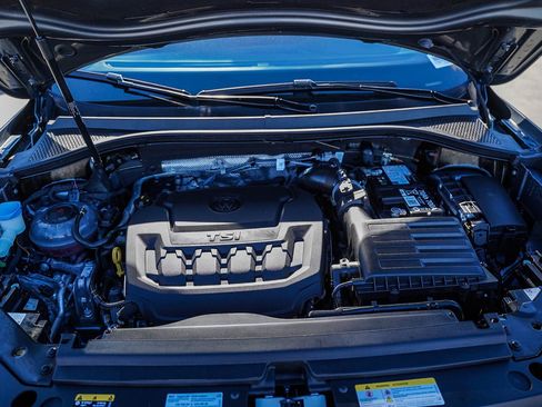 Used 2024 Volkswagen Tiguan SE image 28