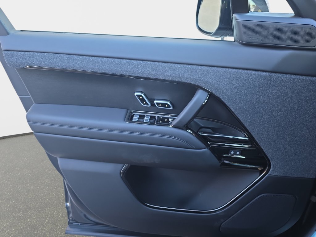 New 2027 Land Rover Range Rover Sport Dynamic SE AWD/4WD image 19