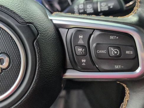 Used 2021 Jeep Wrangler Unlimited Sahara AWD/4WD image 11