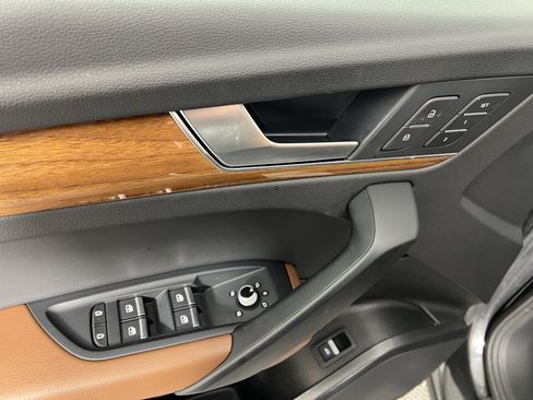 Used 2022 Audi Q5 2.0T Premium w/ Convenience Package image 18