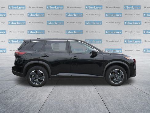 Used 2025 Nissan Rogue SV AWD/4WD image 3