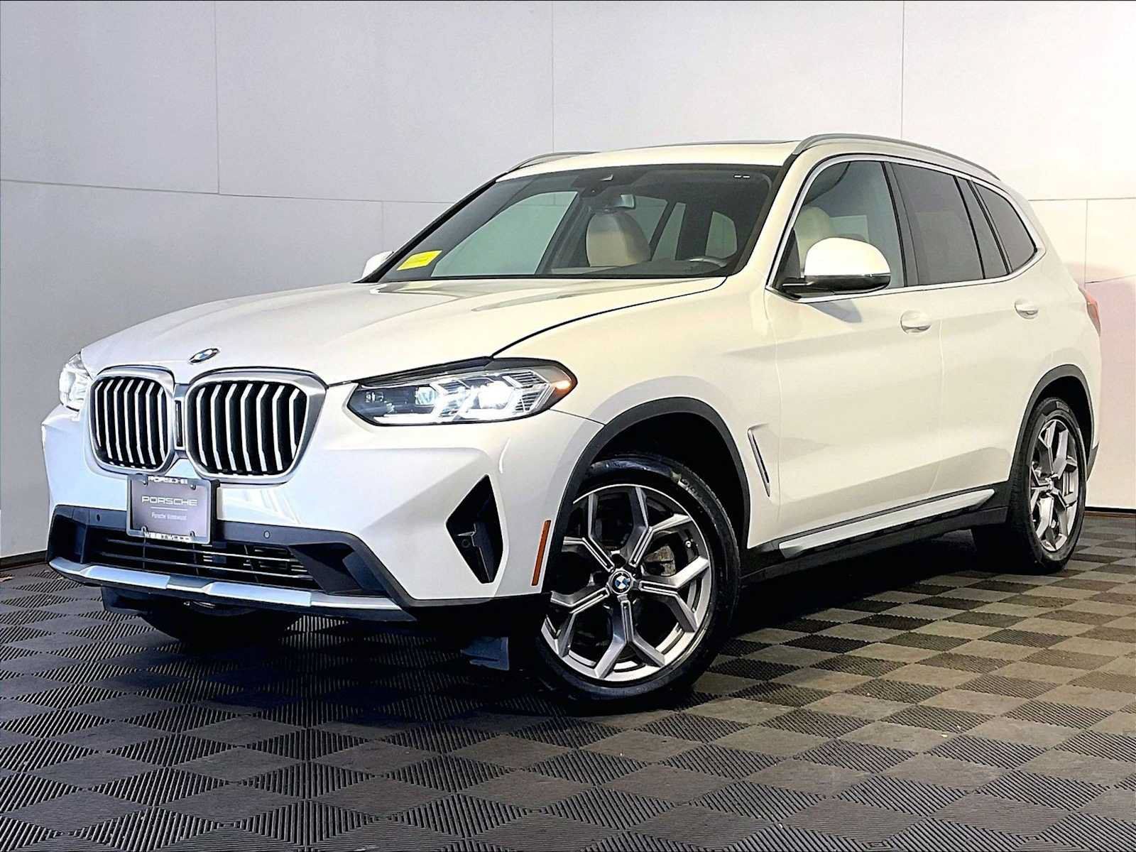 Used 2023 BMW X3 xDrive30i w/ Premium Package AWD/4WD image 1