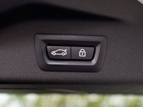 Used 2022 BMW X7 xDrive40i w/ Premium Package image 42