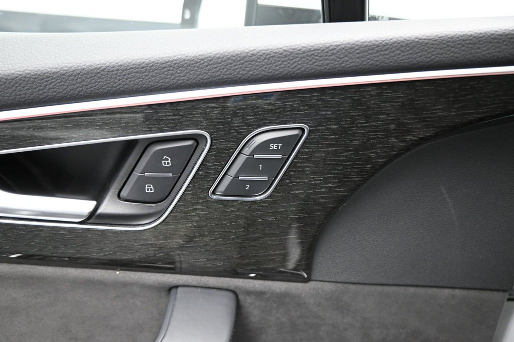 Used 2021 Audi Q7 3.0T Prestige w/ Prestige Package AWD/4WD image 11