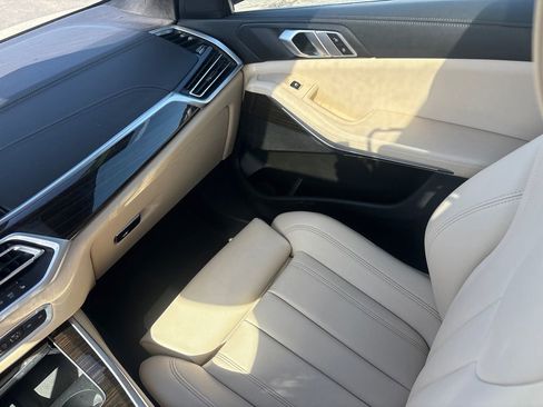 Used 2020 BMW X5 xDrive40i w/ Premium Package image 16