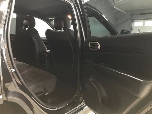 Used 2014 Jeep Grand Cherokee Laredo w/ 18" Wheel & 8.4" Radio Group image 15