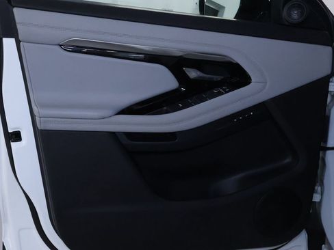 Used 2020 Land Rover Range Rover Evoque S image 11