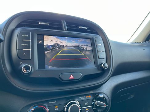 Used 2025 Kia Soul LX w/ LX Technology Package image 17