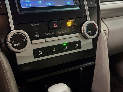 Used 2012 Toyota Camry LE image 17
