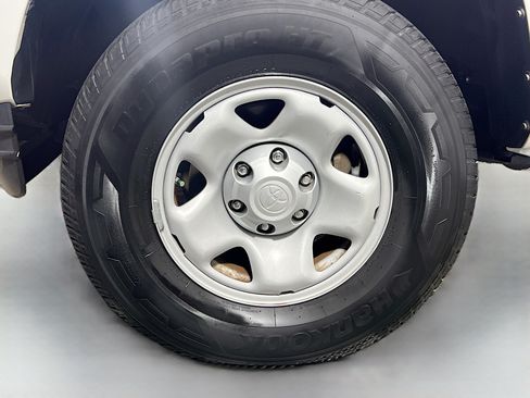 Used 2019 Toyota Tacoma SR w/ SR Convenience Package RWD image 14