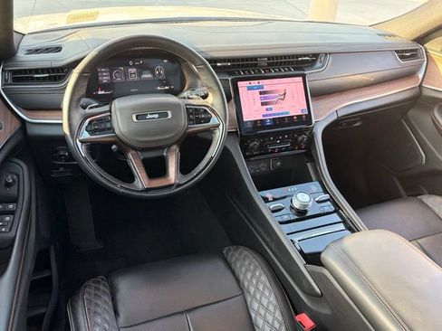 Certified 2025 Jeep Grand Cherokee Summit w/ Obsidian Package AWD/4WD image 9