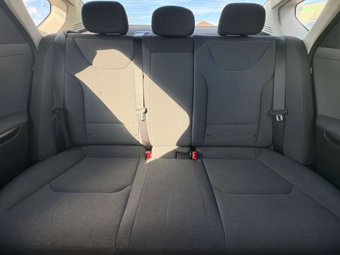 Used 2025 Kia K4 LXS image 37