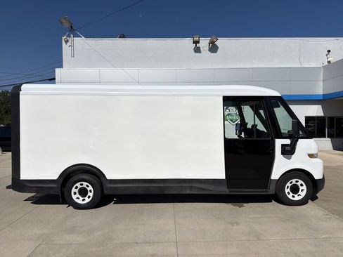 Used 2024 Chevrolet Brightdrop 600 w/ Commercial Equipment Package AWD/4WD image 11
