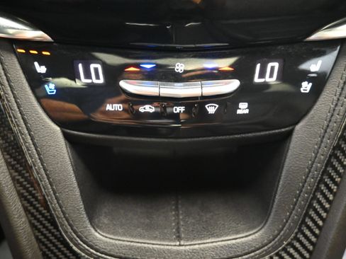 Used 2024 Cadillac XT6 Sport w/ Technology Package AWD/4WD image 16
