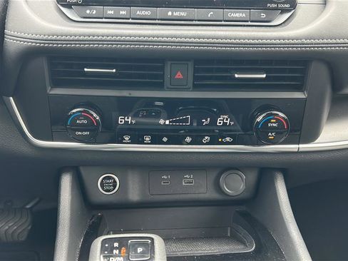 Used 2023 Nissan Rogue SV image 21