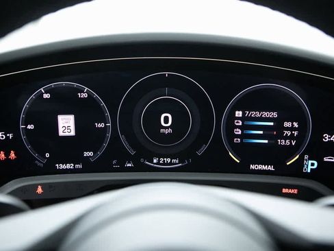 Certified 2022 Porsche Taycan 4 Cross Turismo image 25