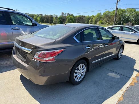 Used 2015 Nissan Altima 2.5 S w/ Power Driver Seat Package image 4