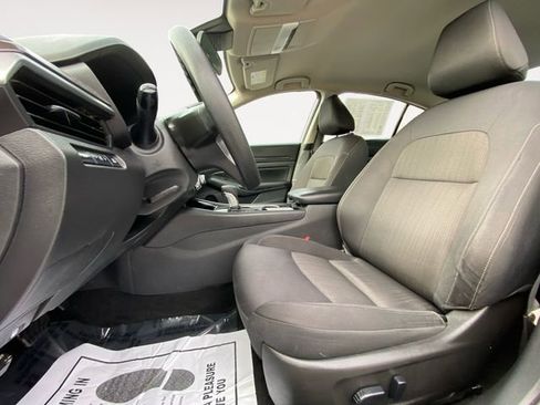 Used 2024 Nissan Altima 2.5 SV image 9