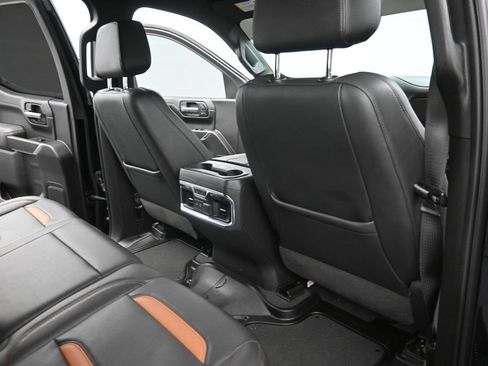 Used 2021 GMC Sierra 1500 AT4 w/ AT4 Premium Package AWD/4WD image 2