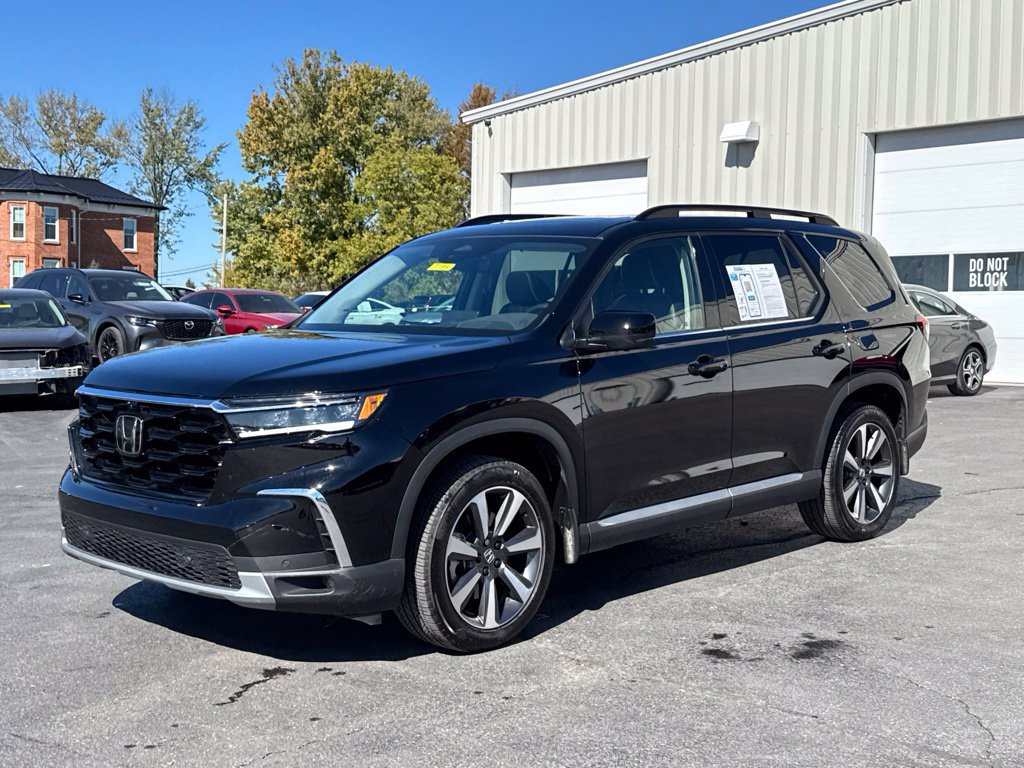 Used 2025 Honda Pilot Elite image 3