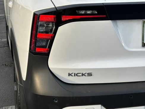 Certified 2025 Nissan Kicks SR AWD/4WD image 14