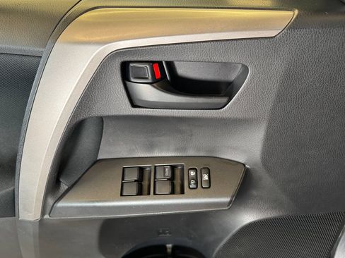 Used 2018 Toyota RAV4 LE w/ Carpet Mat Package FWD image 19