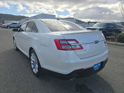 Used 2018 Ford Taurus Limited image 3