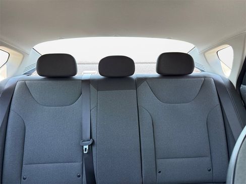 New 2025 Kia K4 LXS image 30