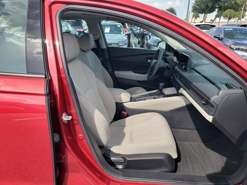 Certified 2025 Honda Accord SE image 8