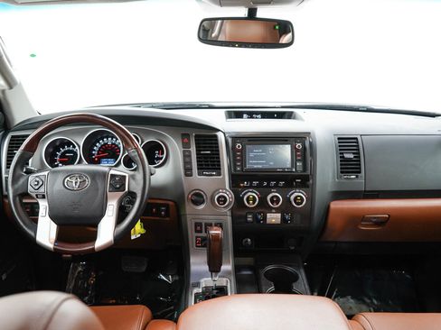 Used 2014 Toyota Sequoia Platinum AWD/4WD image 18