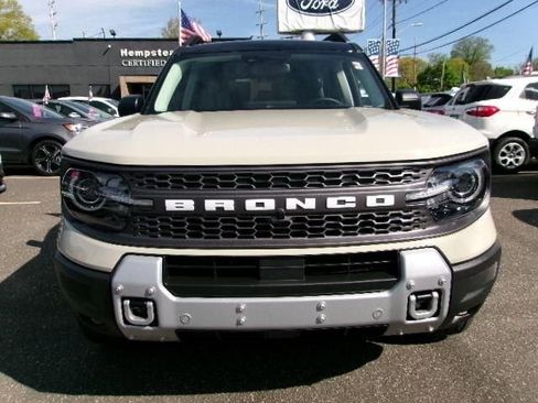 Certified 2025 Ford Bronco Sport Badlands AWD/4WD image 2