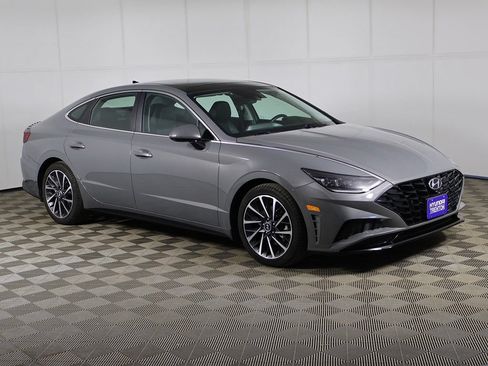Certified 2022 Hyundai Sonata Limited FWD image 2