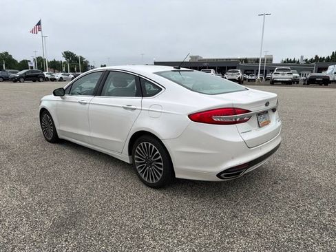 Used 2017 Ford Fusion SE w/ Fusion SE Technology Package AWD/4WD image 7