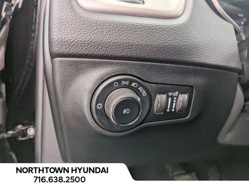 Used 2018 Jeep Compass Latitude w/ Popular Equipment Group image 27