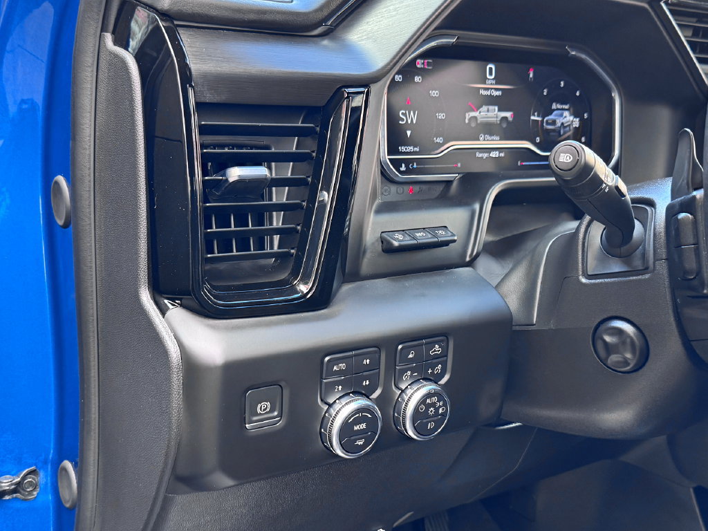 Used 2024 GMC Sierra 1500 AT4 w/ Technology Package AWD/4WD image 21