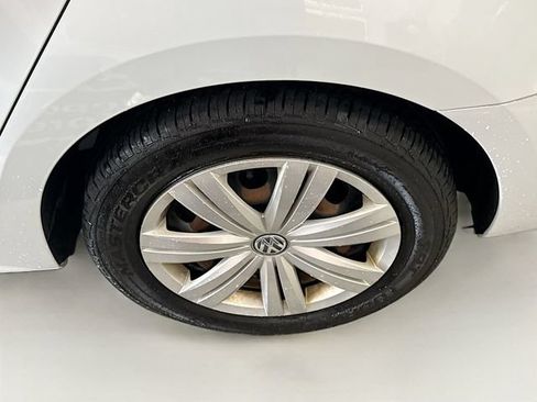 Used 2017 Volkswagen Jetta S w/ Jetta S Cold Weather Package FWD image 30