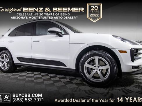 Used 2020 Porsche Macan AWD/4WD image 1