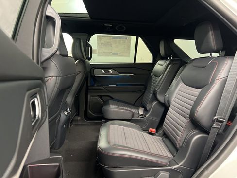 New 2026 Ford Explorer ST-Line w/ ST-Line Street Pack image 30