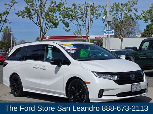 Used 2023 Honda Odyssey Sport image 3
