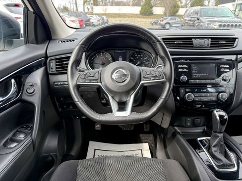 Used 2017 Nissan Rogue Sport SV w/ SV All-Weather Package image 34