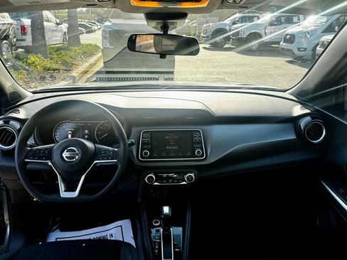 Used 2020 Nissan Kicks SV image 25